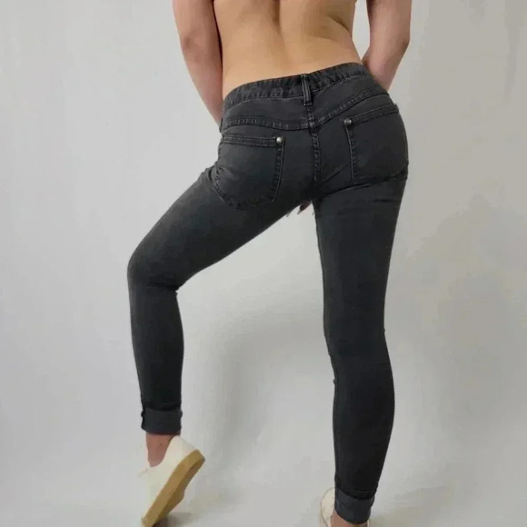 Free People LOW rise Girlfriend Black Skinny Jeans - 2 - Picture 5 of 11